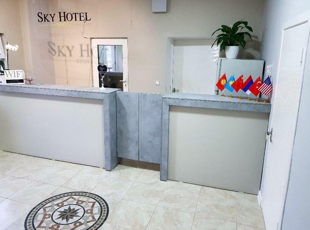 בישקק Sky Hotel מראה חיצוני תמונה