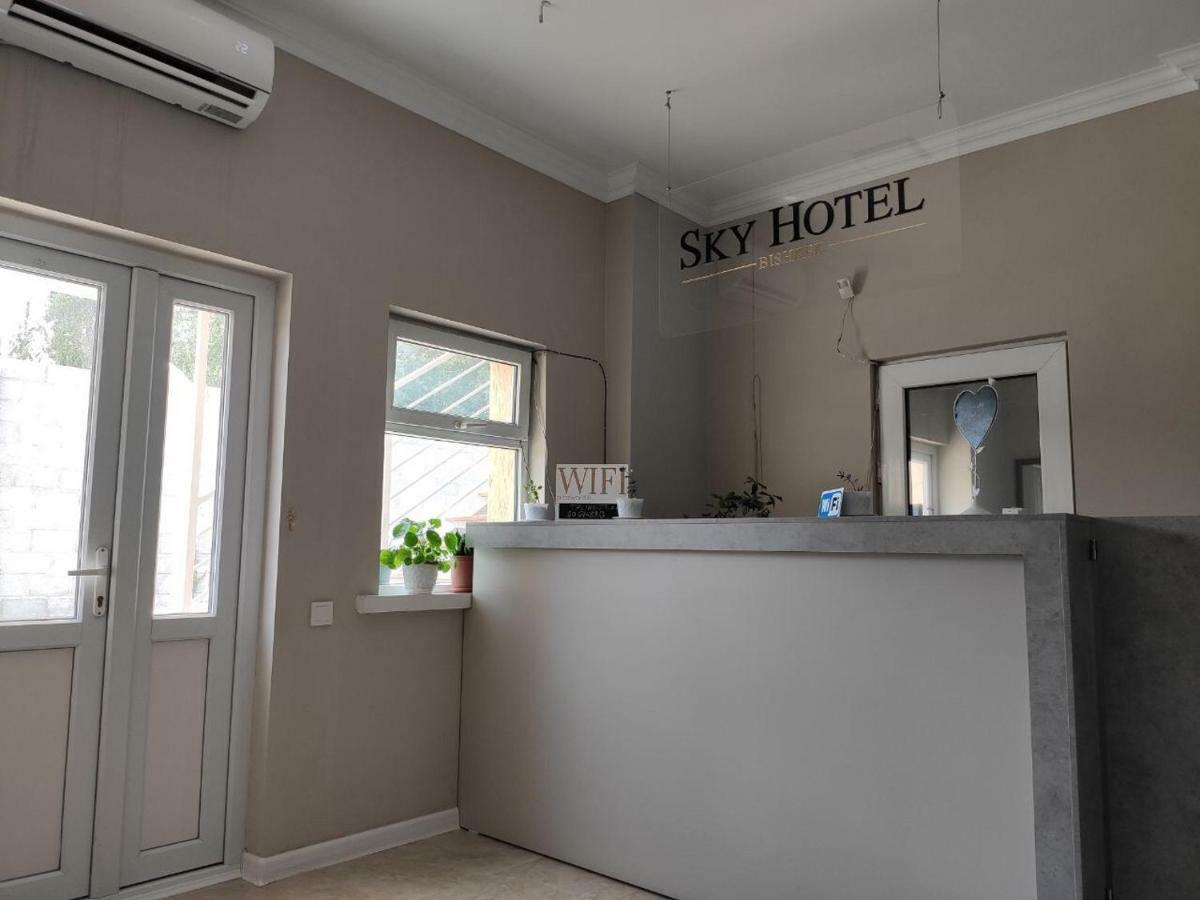 בישקק Sky Hotel מראה חיצוני תמונה