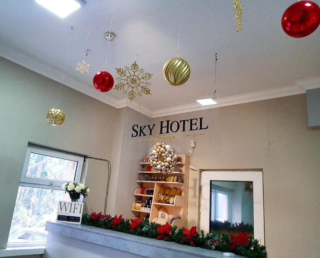 בישקק Sky Hotel מראה חיצוני תמונה